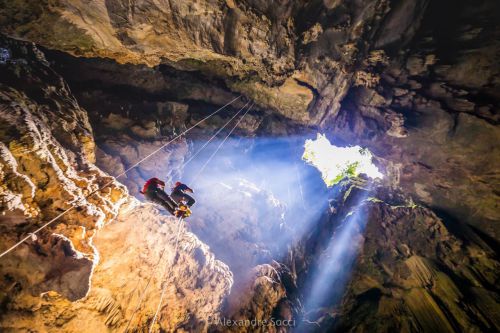 Está procurando aventura? Conheça o Abismo Anhumas em Bonito (MS)!